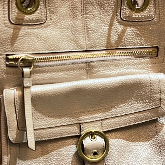 Coach - Picture 7 of 10